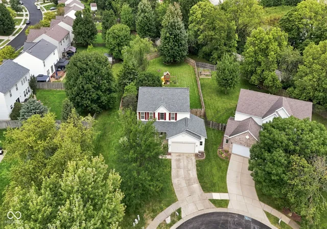 Photo 4 of Sale Pending at 9100 Merrill Ct, Fishers, IN 46038 | MLS# 22122852 | Listing updated on 2026-08-31