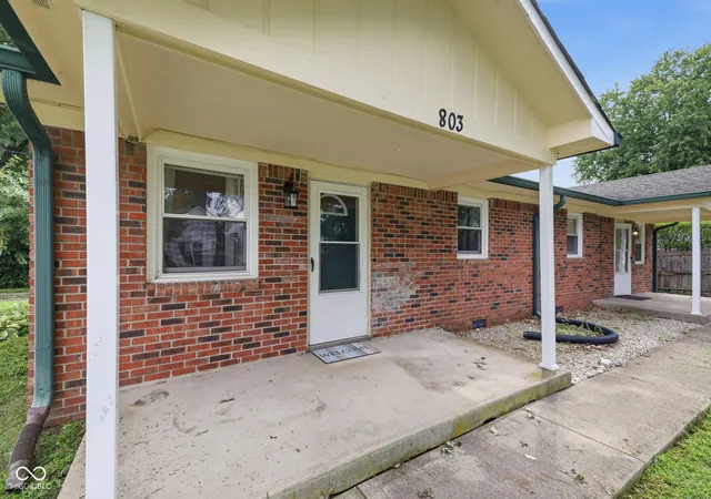 Photo 2 of Sale Pending at 803 W 5th Street, Greenfield, IN 46140 | MLS# 22122859 | Listing updated on 2026-09-12