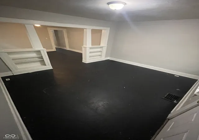 Photo 2 of Sale Pending at 850 N Dearborn St, Indianapolis, IN 46201 | MLS# 22122867 | Listing updated on 2026-09-02