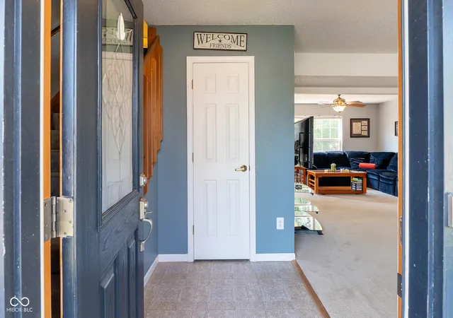 Photo 4 of Single family home for sale at 8146 Sunset Ct, Columbus, IN 47201 | MLS# 22122879 | Listing updated on 2026-09-23