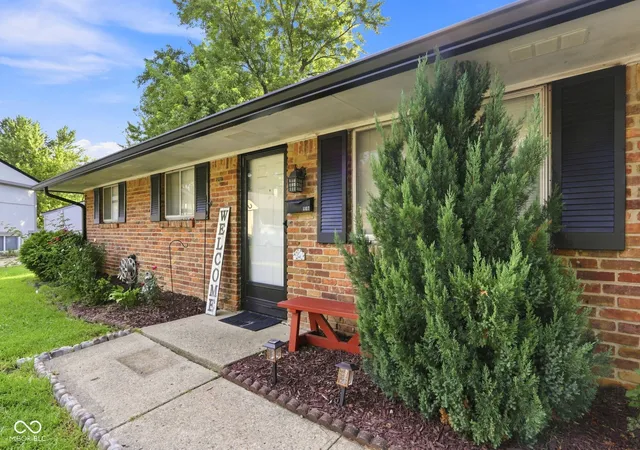 Photo 4 of Single family home for sale at 6107 Monarch Cir, Indianapolis, IN 46224 | MLS# 22122880 | Listing updated on 2026-09-05