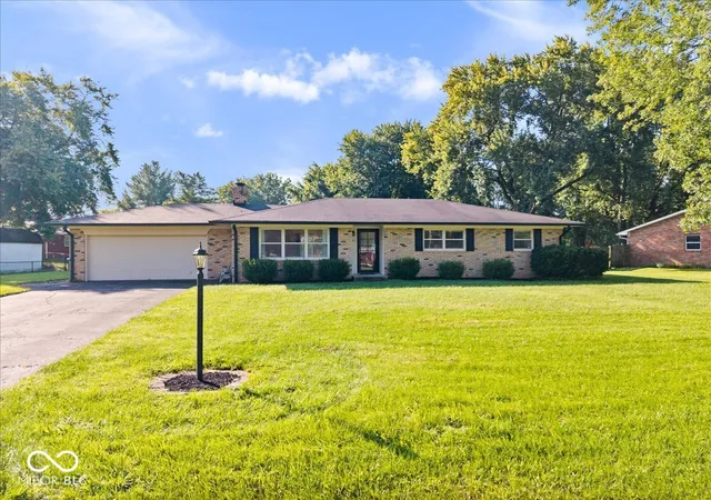 Photo 1 of Single family home for sale at 451 Green Valley Dr, Greenwood, IN 46142 | MLS# 22122883 | Listing updated on 2026-10-08