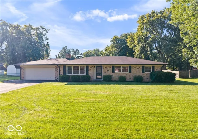 Photo 2 of Single family home for sale at 451 Green Valley Dr, Greenwood, IN 46142 | MLS# 22122883 | Listing updated on 2026-10-08