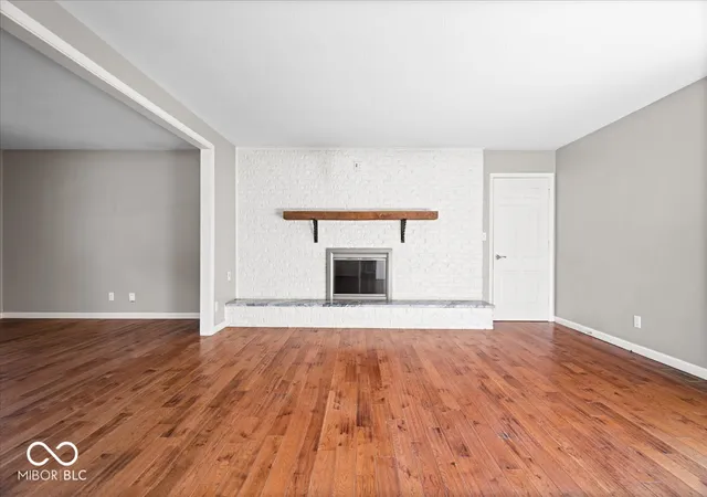 Photo 3 of Single family home for sale at 451 Green Valley Dr, Greenwood, IN 46142 | MLS# 22122883 | Listing updated on 2026-10-08