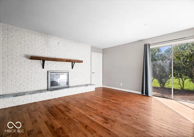 Photo 4 of Single family home for sale at 451 Green Valley Dr, Greenwood, IN 46142 | MLS# 22122883 | Listing updated on 2026-10-08