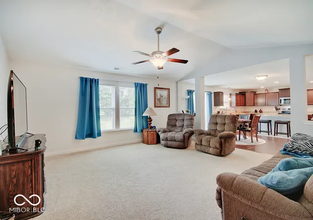 Photo 4 of Single family home for sale at 5742 Deer Valley Ct, Columbus, IN 47201 | MLS# 22122895 | Listing updated on 2026-09-22