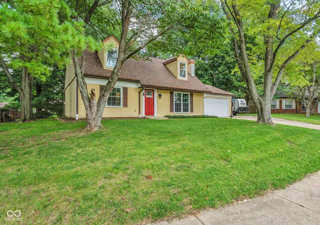 Photo 2 of Single family home for sale at 5514 Winship Ct, Indianapolis, IN 46221 | MLS# 22122910 | Listing updated on 2026-09-23