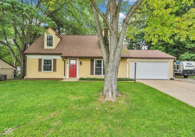 Photo 3 of Single family home for sale at 5514 Winship Ct, Indianapolis, IN 46221 | MLS# 22122910 | Listing updated on 2026-09-05