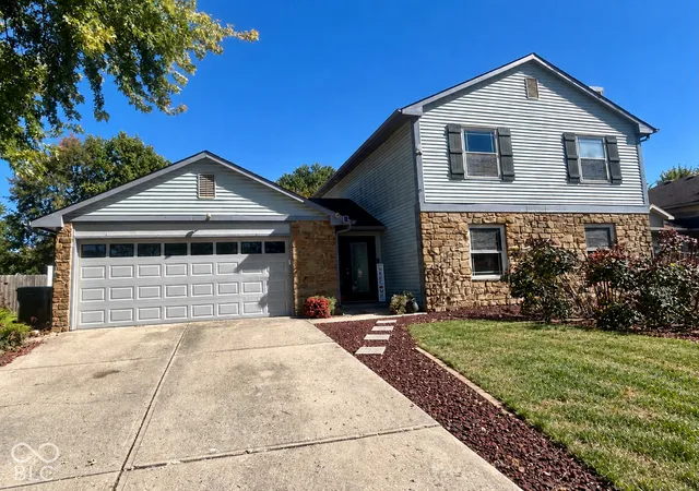 Single family home for sale at 7549 Southern Lakes Dr, Indianapolis, IN 46237 | MLS# 22122918