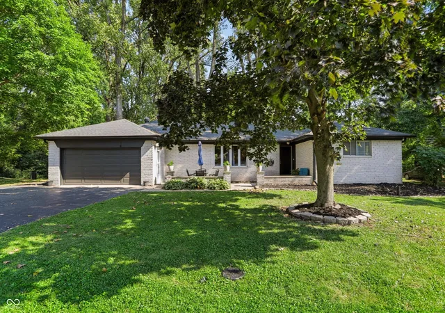 Photo 2 of Sale Pending at 231 E Brunswick Ave, Indianapolis, IN 46227 | MLS# 22122935 | Listing updated on 2026-09-12