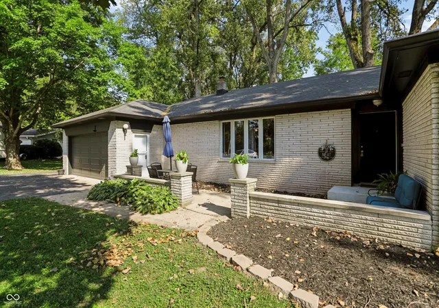 Photo 3 of Sale Pending at 231 E Brunswick Ave, Indianapolis, IN 46227 | MLS# 22122935 | Listing updated on 2026-09-12