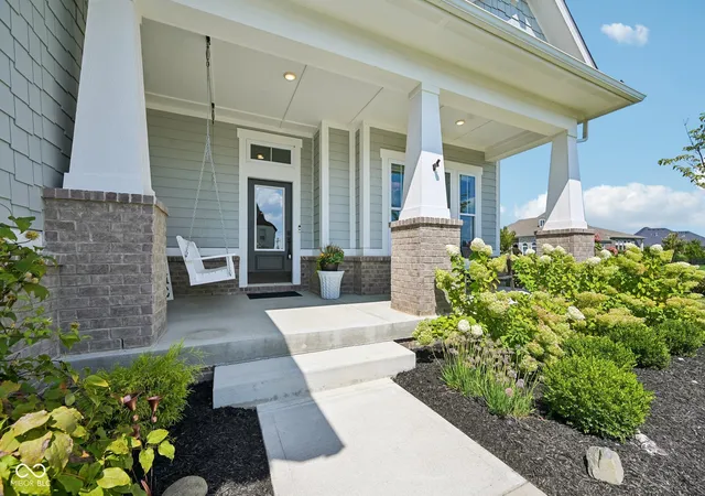 Photo 3 of Single family home for sale at 16240 Burnt Rock Ln, Fishers, IN 46040 | MLS# 22122937 | Listing updated on 2026-09-21