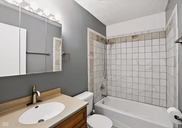 Photo 3 of Sale Pending at 1384 Countryside Ln, Indianapolis, IN 46231 | MLS# 22122938 | Listing updated on 2026-09-14