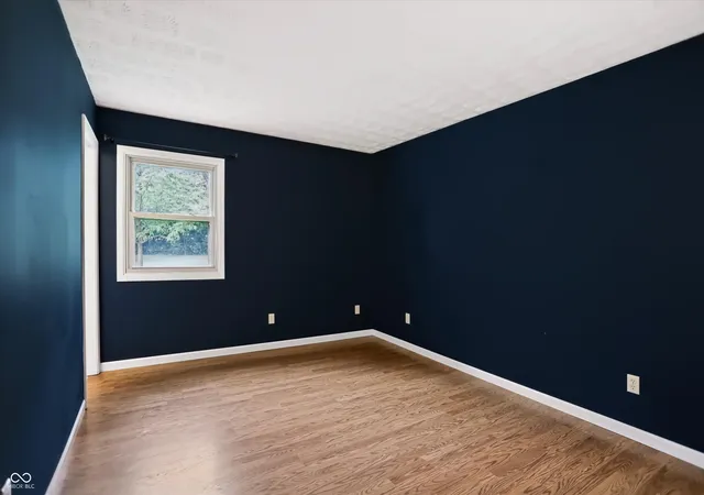 Photo 4 of Sale Pending at 1384 Countryside Ln, Indianapolis, IN 46231 | MLS# 22122938 | Listing updated on 2026-09-14