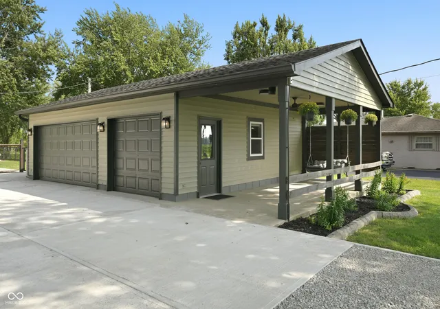 Photo 4 of Sale Pending at 8167 S County Road 525 E, Mooresville, IN 46158 | MLS# 22122944 | Listing updated on 2026-10-05