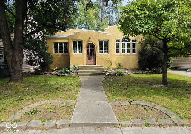 Photo 2 of Single family home for sale at 6171 Kingsley Dr, Indianapolis, IN 46220 | MLS# 22122955 | Listing updated on 2026-10-05