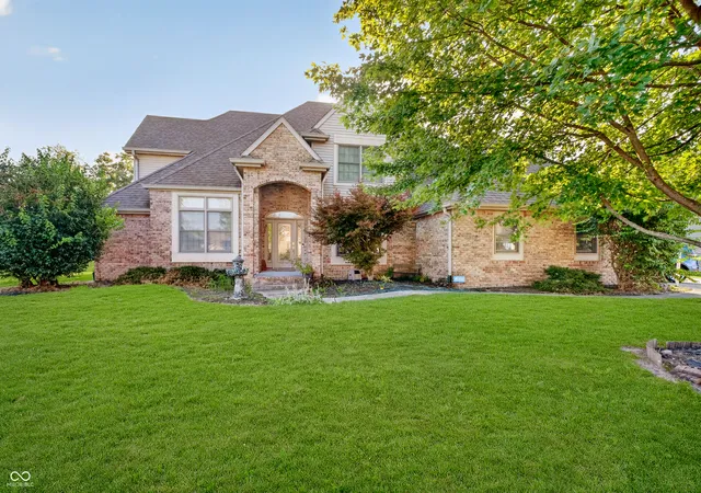 Photo 1 of Single family home for sale at 842 Eastgate Dr, Anderson, IN 46012 | MLS# 22122978 | Listing updated on 2026-09-08