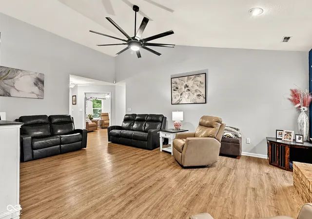 Photo 4 of Single family home for sale at 6574 Longboat Key Cir, Noblesville, IN 46062 | MLS# 22123007 | Listing updated on 2026-09-25