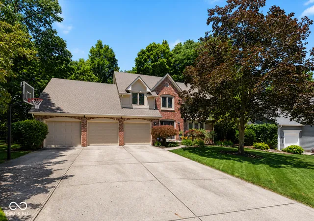 Photo 1 of Sale Pending at 8922 Admirals Bay Dr, Indianapolis, IN 46236 | MLS# 22123010 | Listing updated on 2026-09-15