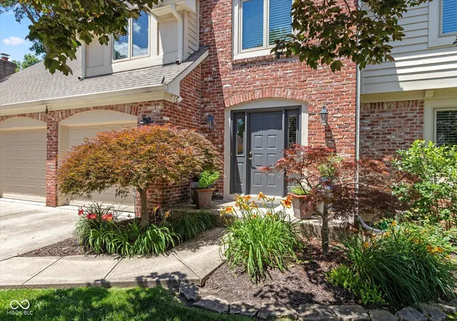 Photo 2 of Sale Pending at 8922 Admirals Bay Dr, Indianapolis, IN 46236 | MLS# 22123010 | Listing updated on 2026-09-15
