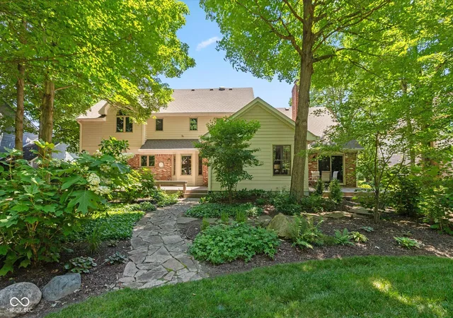 Photo 3 of Sale Pending at 8922 Admirals Bay Dr, Indianapolis, IN 46236 | MLS# 22123010 | Listing updated on 2026-09-15