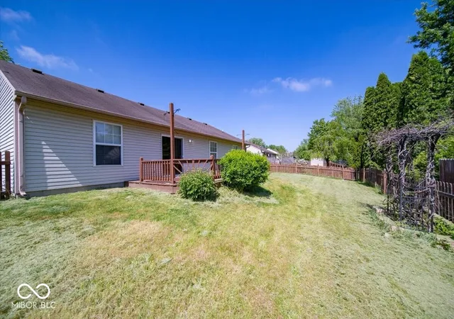 Photo 25 of Single family home for sale at 725 Lake Shore Rd, Franklin, IN 46131 | MLS# 22123011 | Listing updated on 2026-10-08
