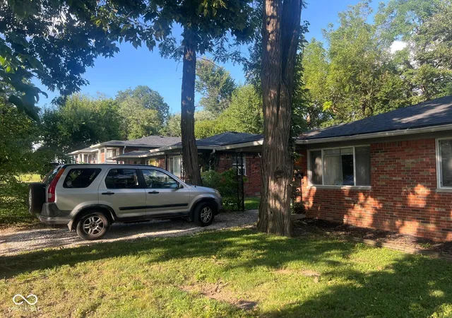 Photo 1 of House for sale at 4633 Crestview Dr, Indianapolis, IN 46205 | MLS# 22123021 | Listing updated on 2026-08-31