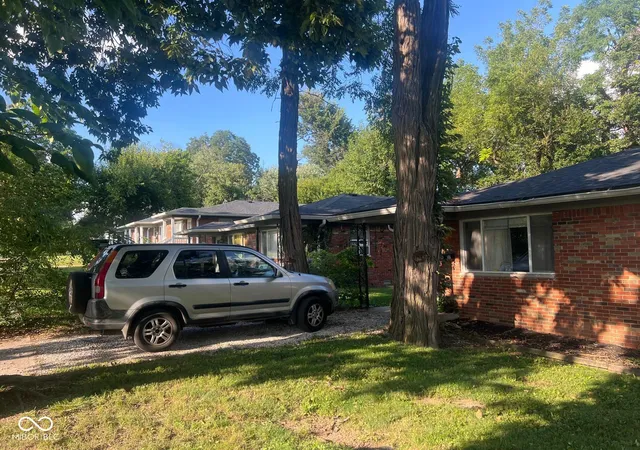 Photo 3 of House for sale at 4633 Crestview Dr, Indianapolis, IN 46205 | MLS# 22123021 | Listing updated on 2026-08-31