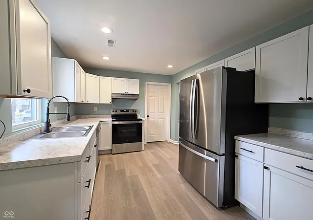 Photo 3 of Single family home for sale at 1131 E Gimber St, Indianapolis, IN 46203 | MLS# 22123038 | Listing updated on 2026-10-06