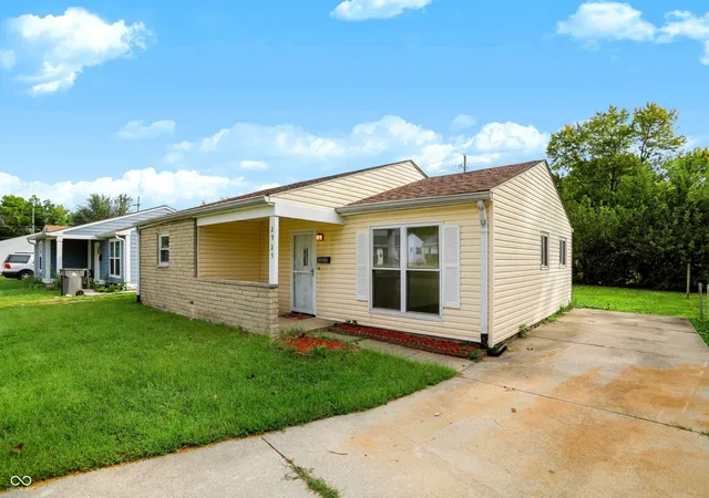 Photo 3 of Single family home for sale at 2925 Baltimore Ave, Indianapolis, IN 46218 | MLS# 22123043 | Listing updated on 2026-10-20