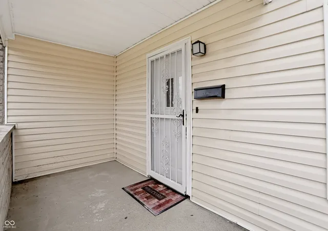 Photo 4 of Single family home for sale at 2925 Baltimore Ave, Indianapolis, IN 46218 | MLS# 22123043 | Listing updated on 2026-10-20