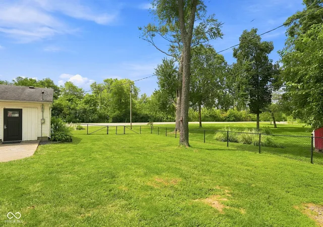 Photo 39 of Sale Pending at 7430 Little Oak Ln, Indianapolis, IN 46259 | MLS# 22123048 | Listing updated on 2026-08-30