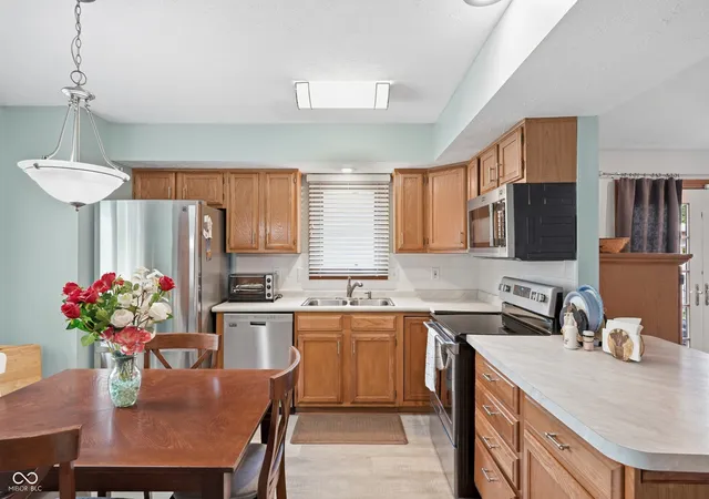 Photo 3 of Sale Pending at 3215 Summerfield Dr, Indianapolis, IN 46214 | MLS# 22123051 | Listing updated on 2026-09-22