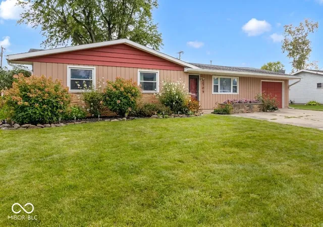 Photo 2 of Single family home for sale at 1709 W Woodmont, Muncie, IN 47304 | MLS# 22123054 | Listing updated on 2026-08-30