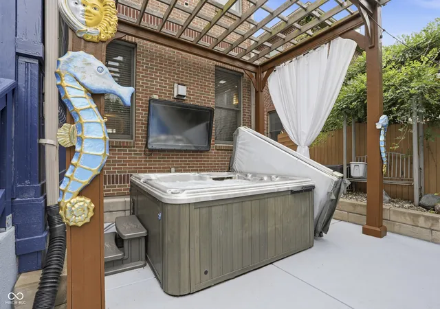 Photo 3 of Single family home for sale at 1510 Central Ave, Indianapolis, IN 46202 | MLS# 22123057 | Listing updated on 2026-09-25