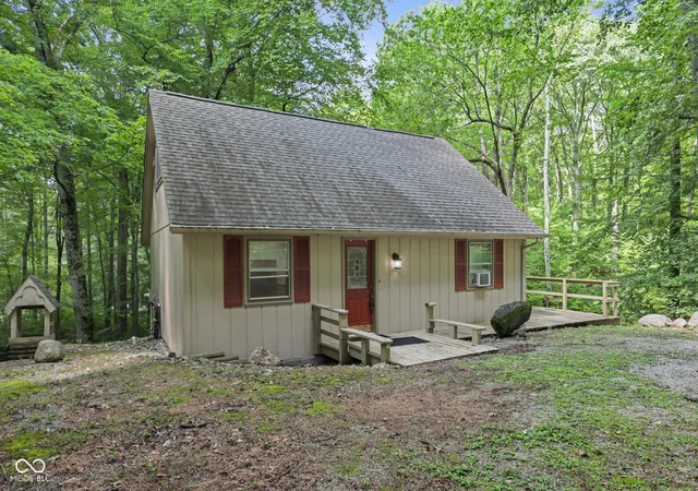 Photo 2 of Single family home for sale at 4671 E Sunnyslope Dr, Martinsville, IN 46151 | MLS# 22123061 | Listing updated on 2026-08-29