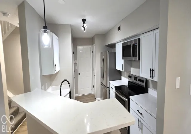 Photo 4 of Condo for sale at 4950 Potomac Square Wy #4, Indianapolis, IN 46268 | MLS# 22123080 | Listing updated on 2026-09-23