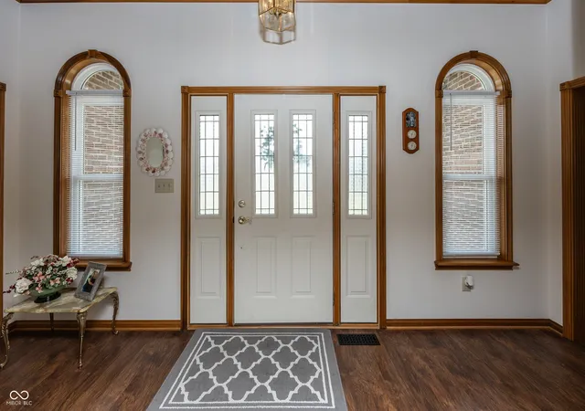 Photo 3 of Single family home for sale at 1620 Westfield Ct, Greenfield, IN 46140 | MLS# 22123098 | Listing updated on 2026-09-24