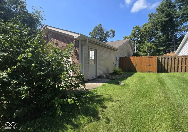 Photo 3 of Sale Pending at 4506 N 15Th St, Terre Haute, IN 47805 | MLS# 22123102 | Listing updated on 2026-09-08