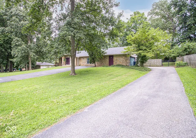 Photo 4 of Single family home for sale at 8245 Woodlawn Dr, Martinsville, IN 46151 | MLS# 22123108 | Listing updated on 2026-09-02