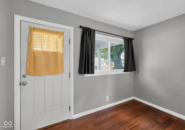 Photo 4 of Single family home for sale at 1515 E Mills Ave, Indianapolis, IN 46227 | MLS# 22123114 | Listing updated on 2026-08-28