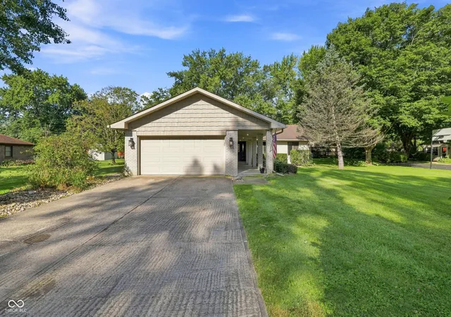 Photo 4 of Sale Pending at 6842 Mimosa Ln, Indianapolis, IN 46259 | MLS# 22123124 | Listing updated on 2026-09-01