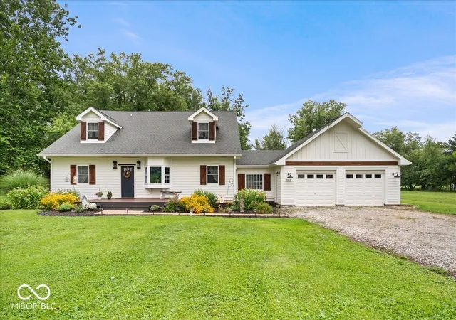 Photo 3 of Single family home for sale at 16816 Eagletown Rd, Westfield, IN 46074 | MLS# 22123162 | Listing updated on 2026-09-29