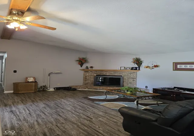 Photo 2 of Single family home for sale at 104 Division Dr, Tipton, IN 46072 | MLS# 22123171 | Listing updated on 2026-08-30
