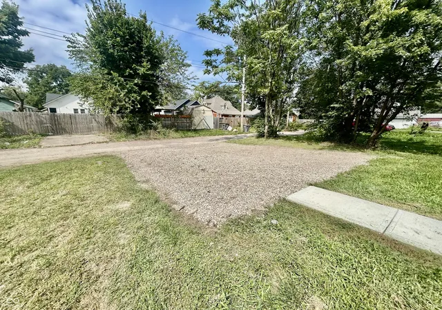 Photo 27 of Condo for sale at 922 N Oakland Ave, Indianapolis, IN 46201 | MLS# 22123173 | Listing updated on 2026-08-28