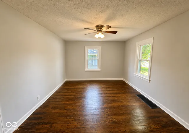 Photo 3 of Sale Pending at 304 W 34Th St, Anderson, IN 46013 | MLS# 22123193 | Listing updated on 2026-09-29