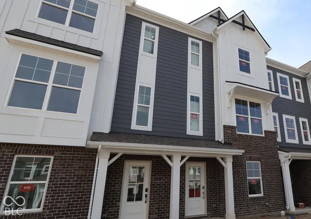 Photo 2 of Townhouse for sale at 11203 Hobbsbrook Dr, Noblesville, IN 46060 | MLS# 22123201 | Listing updated on 2026-10-10
