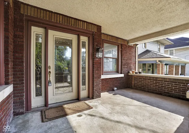 Photo 2 of Single family home for sale at 5960 Oak Ave, Indianapolis, IN 46219 | MLS# 22123202 | Listing updated on 2026-09-04