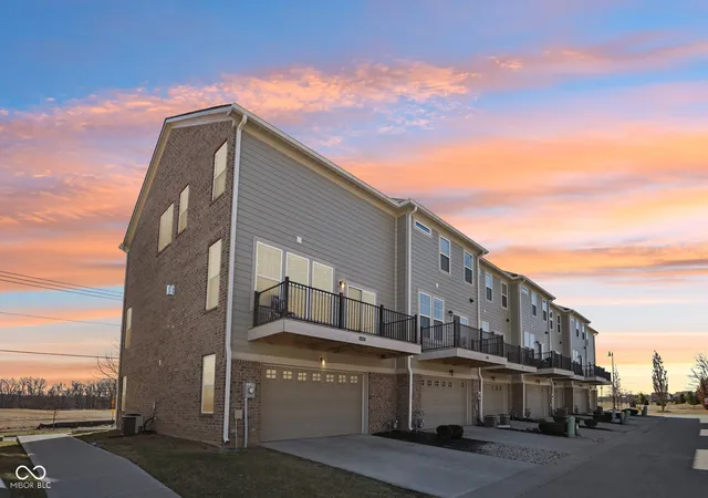 Photo 2 of Condo for sale at 14207 Mcnichols Wy, Carmel, IN 46033 | MLS# 22123205 | Listing updated on 2026-08-30