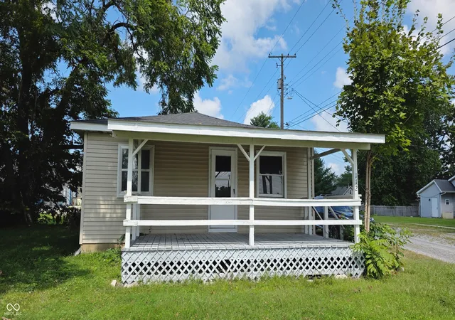 Photo 1 of Single family home for sale at 112 E Main, North Vernon, IN 47265 | MLS# 22123222 | Listing updated on 2026-08-29